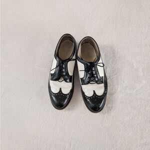Hyde Vintage Black & White Wingtaill Bowling Oxfords Shoes - Size 8